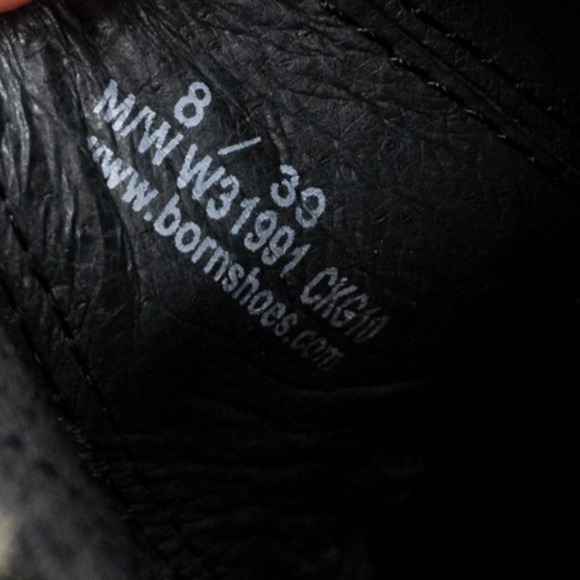 Born Tour Black Leather Western Ankle Booties Womens Size 8 M Pull on Chelsea - Picture 5 of 8